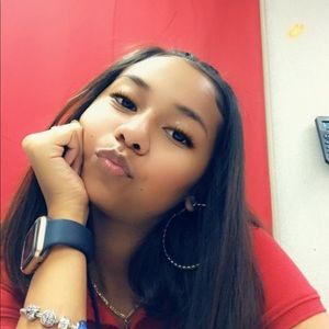 Meet your Posher, Anissa